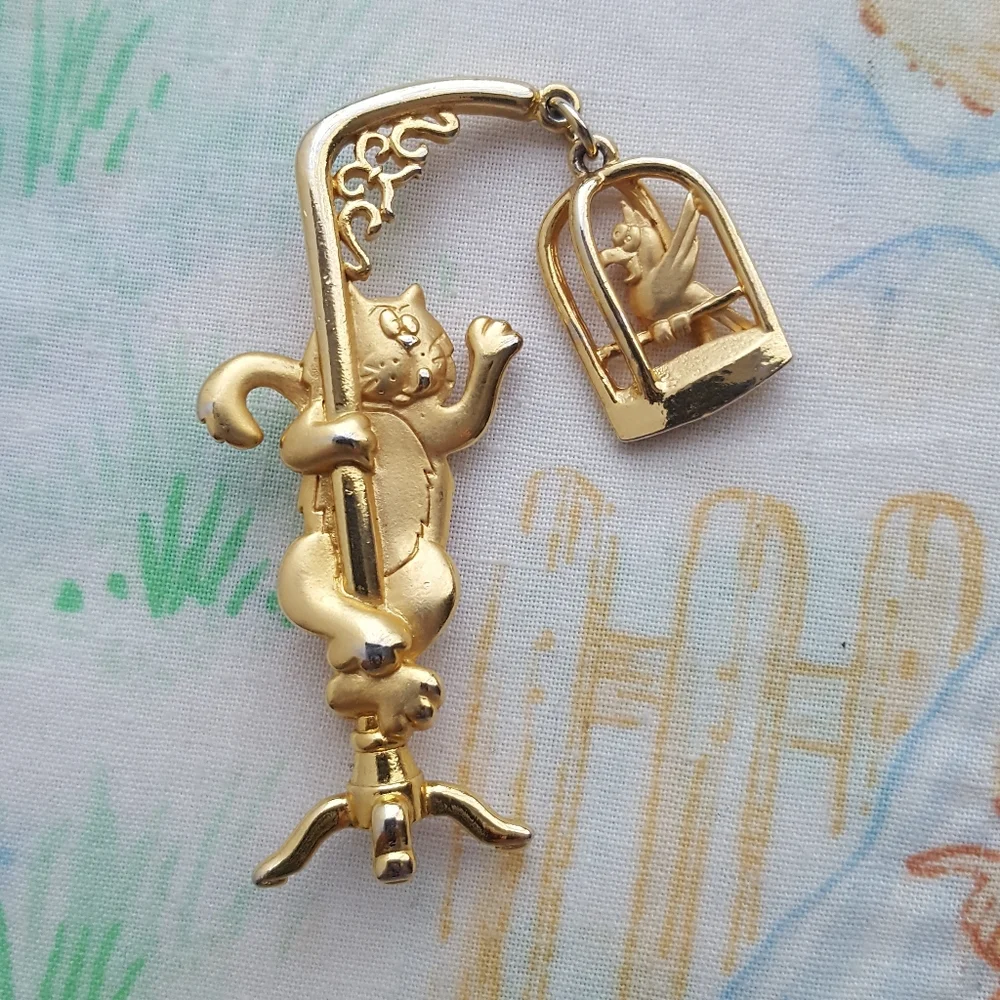 🌙Large Signed JJ Vintage Cat Brooch Pin Moving Parts - Picture 1 of 10
